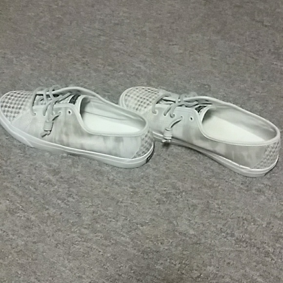 Sperry Shoes - Sperry gold and white shoes